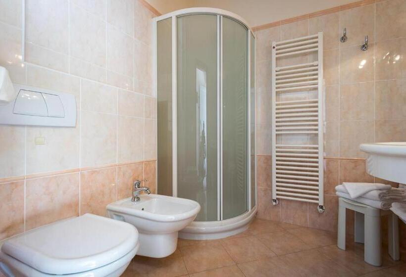 Superior room with lake view, Oasi Beach