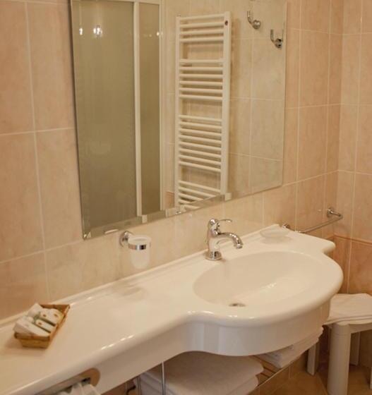 Superior room with lake view, Oasi Beach