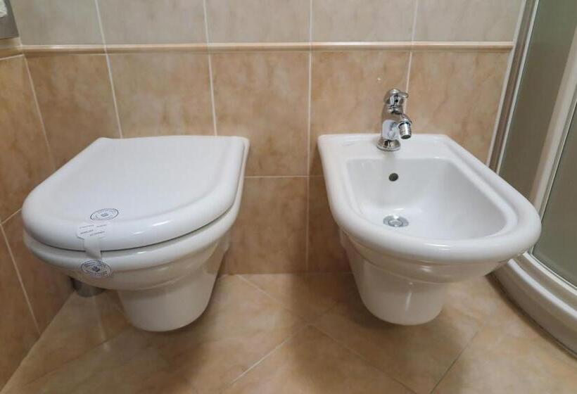 Superior room with lake view, Oasi Beach