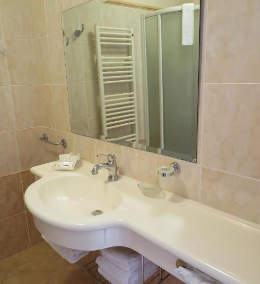 Superior room with lake view, Oasi Beach