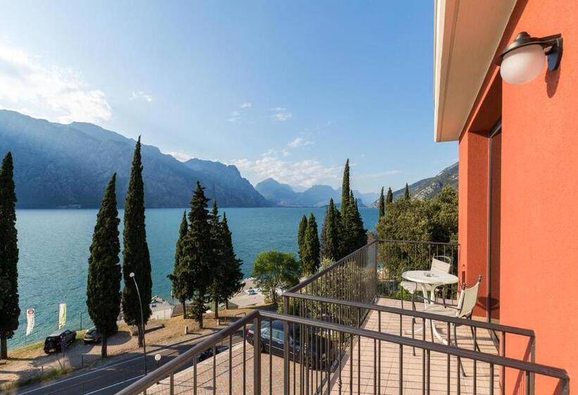 Superior room with lake view, Oasi Beach