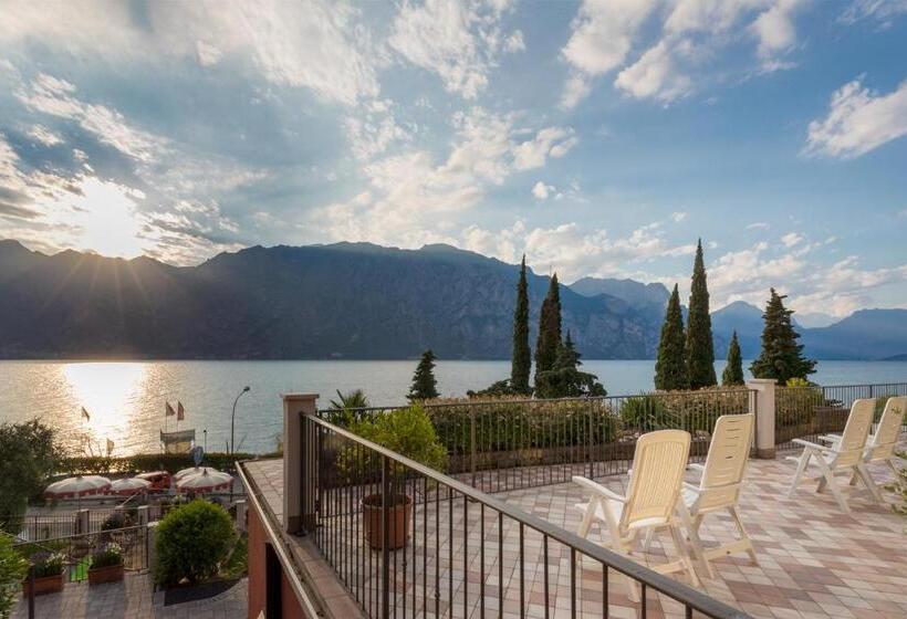 Superior room with lake view, Oasi Beach