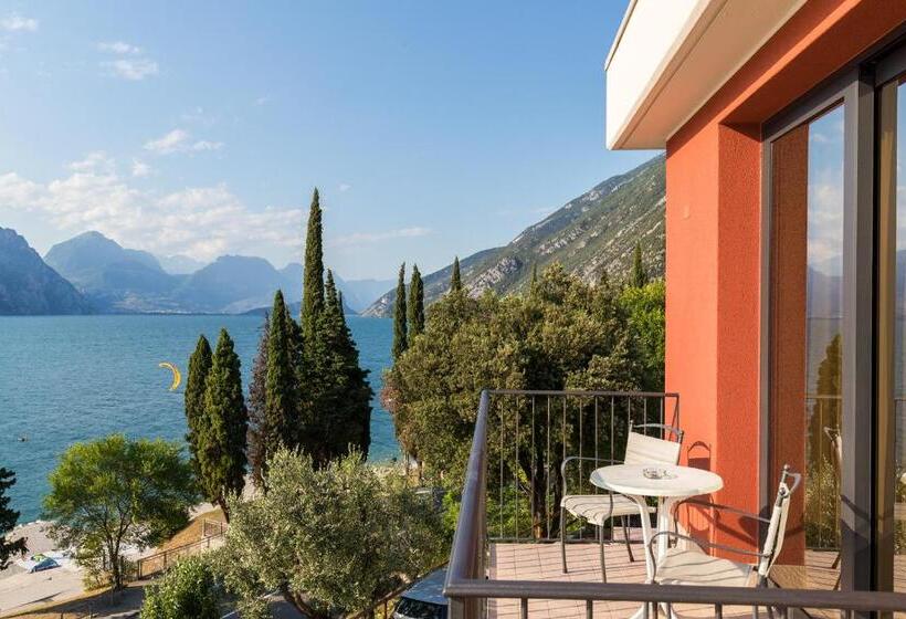 Superior room with lake view, Oasi Beach