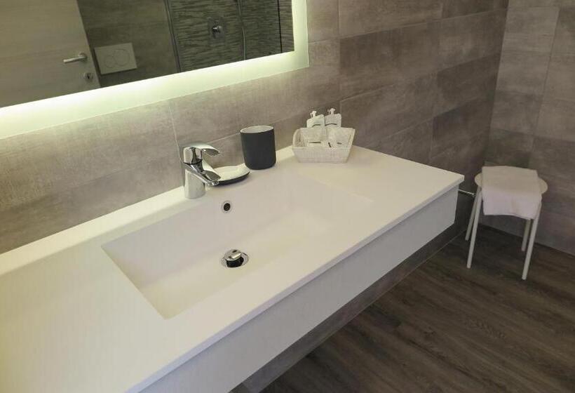 اتاق استاندارد با چشم‌انداز دریاچه, Oasi Beach