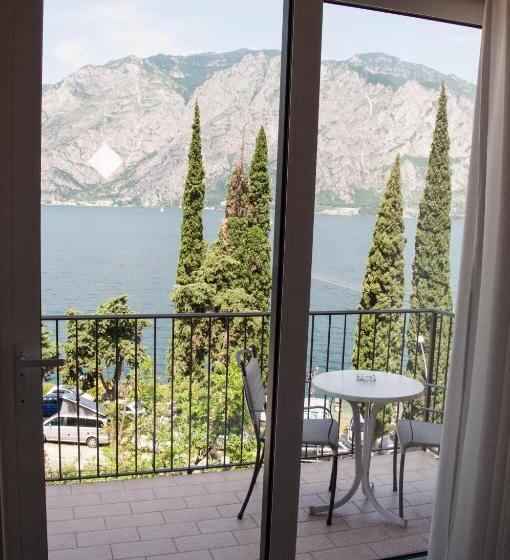 اتاق استاندارد با چشم‌انداز دریاچه, Oasi Beach