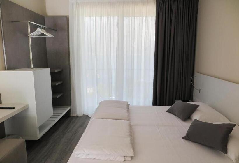 اتاق استاندارد با چشم‌انداز دریاچه, Oasi Beach