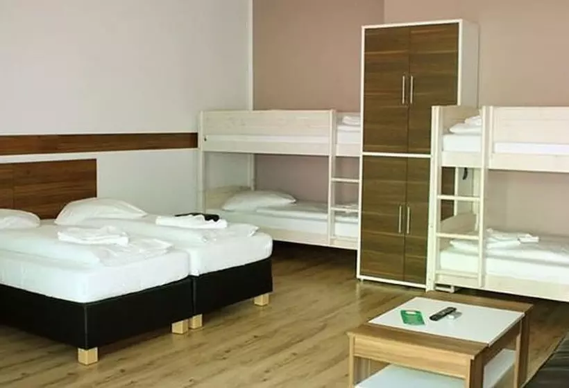 スタンダード４人部屋, Olive Inn
