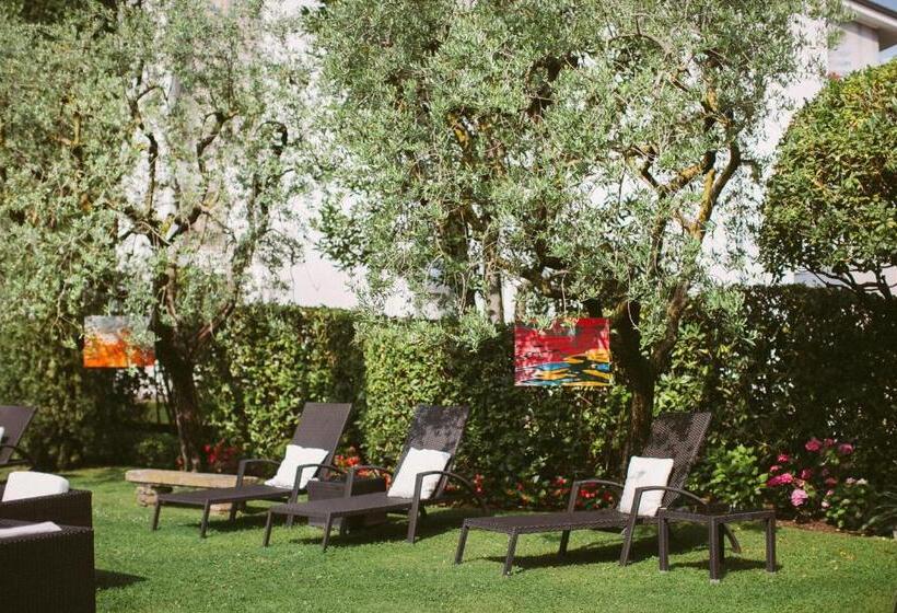 غرفة عائلية, Piccola Vela