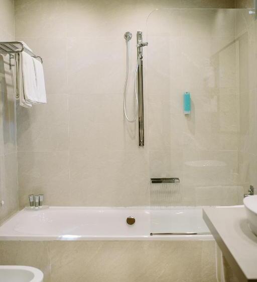 غرفة عائلية, Piccola Vela