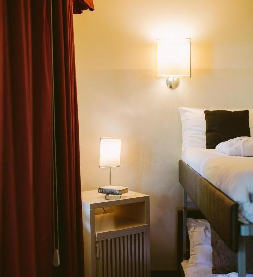 غرفة عائلية, Piccola Vela