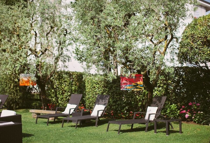 غرفة عائلية, Piccola Vela