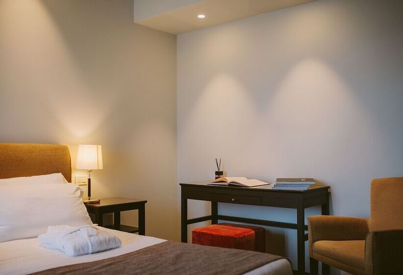 غرفة قياسية مزوَّدة بتراس, Piccola Vela