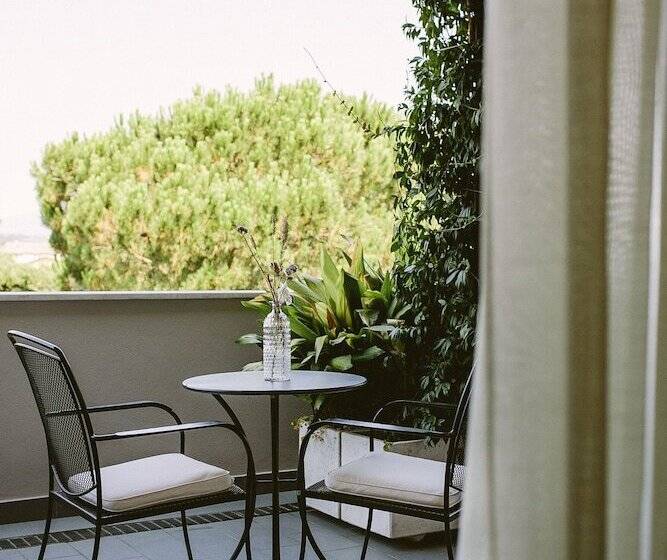 غرفة قياسية مزوَّدة بتراس, Piccola Vela