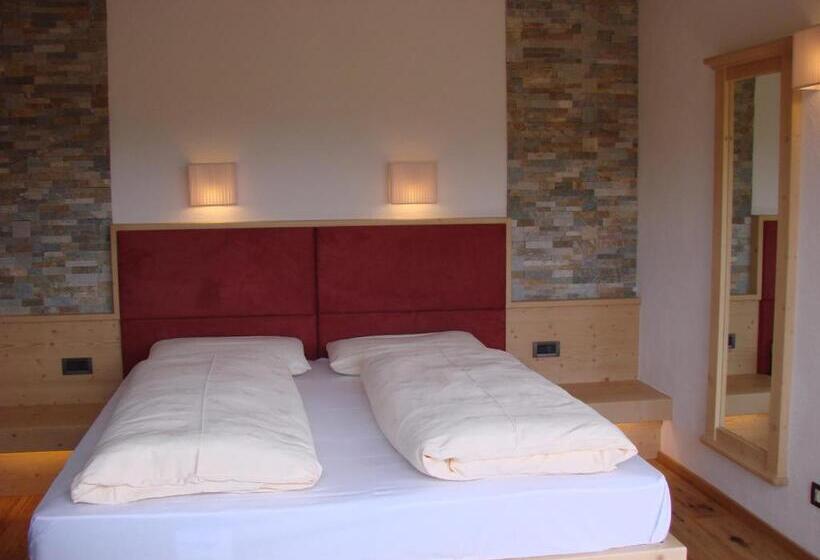 חדר סטנדרט עם מרפסת, Pütia