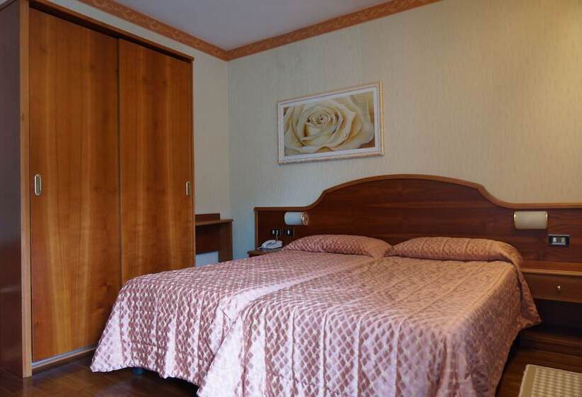 스탠다드 룸, Riviera