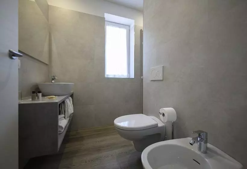 Standard Kolmen Hengen Huone, Riviera