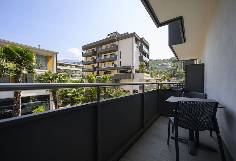 스탠다드 트리플 룸, Riviera