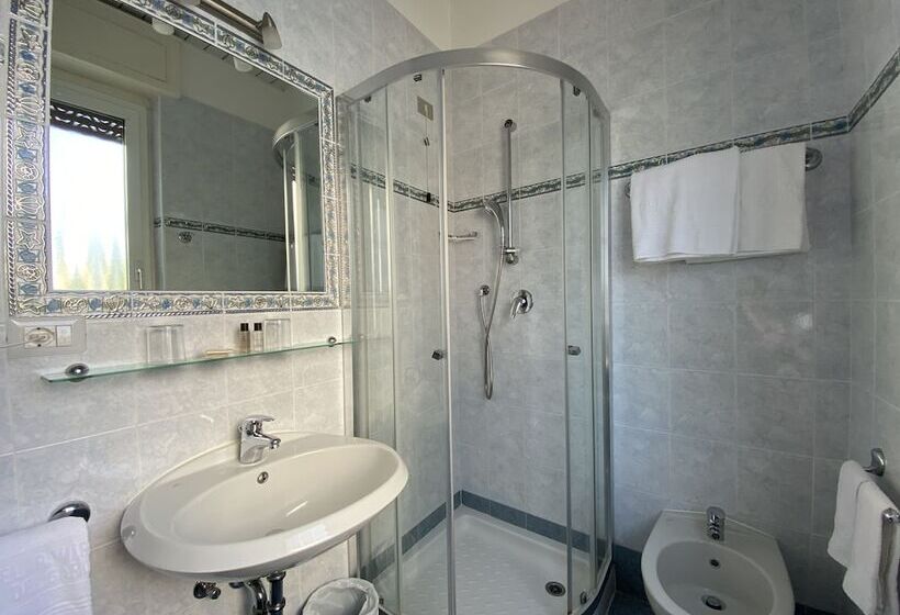 스탠다드 룸, Riviera