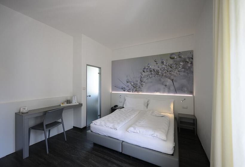 스탠다드 룸, Riviera