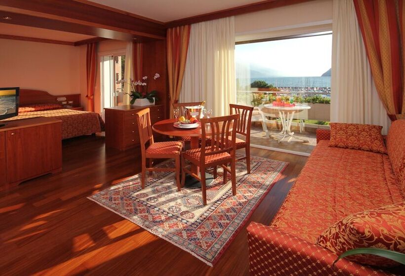 주니어 스위트, Riviera