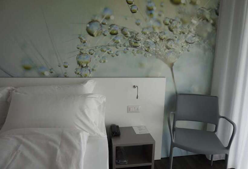 수피리어 룸, Riviera