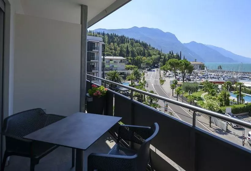 Superior room with lake view, Riviera