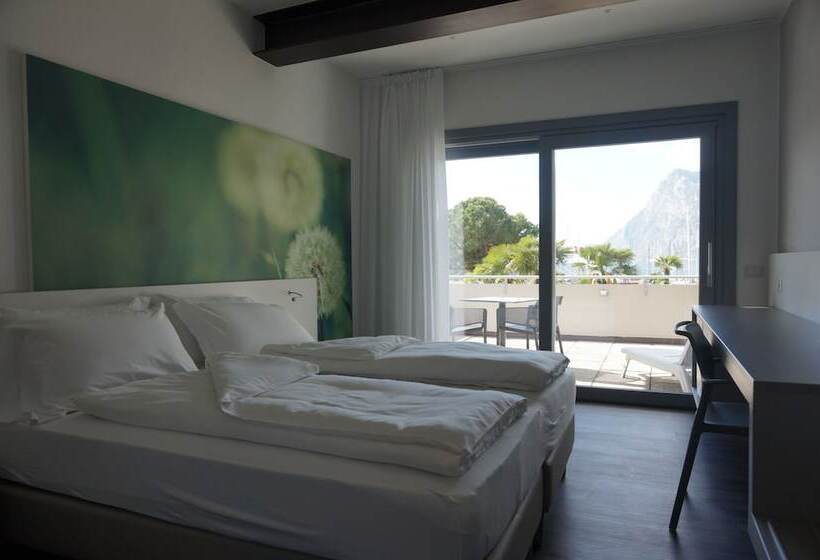 Superior room with lake view, Riviera