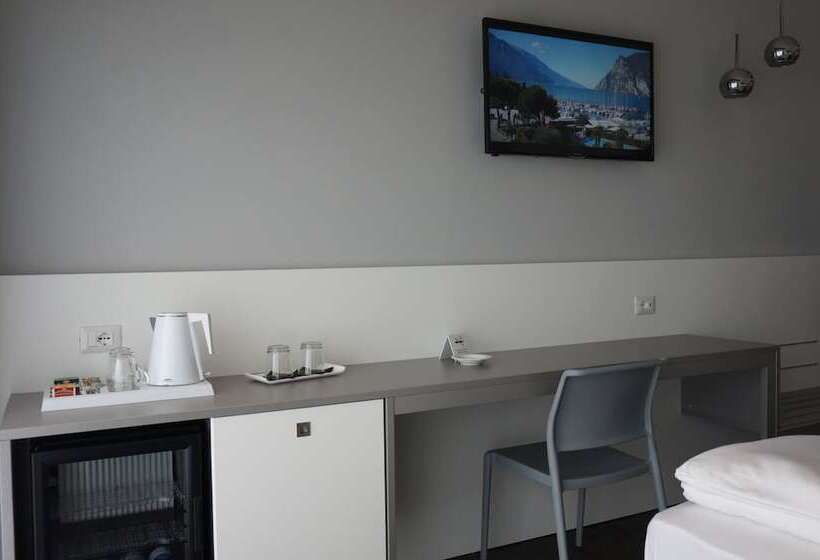 Superior room with lake view, Riviera