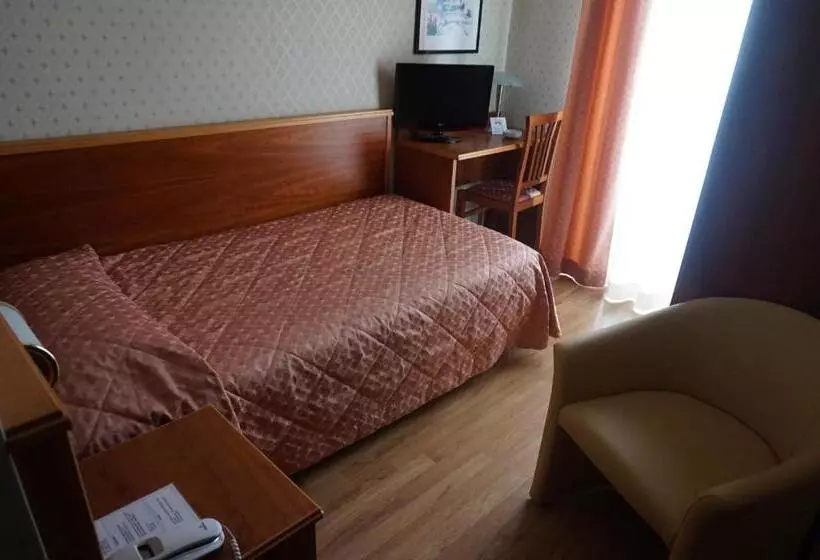 Standard Yhden Hengen Huone, Riviera