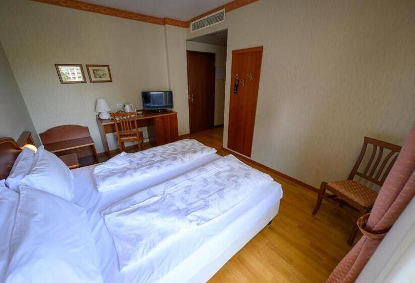 스탠다드 룸, Riviera