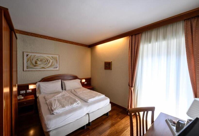 스탠다드 룸, Riviera