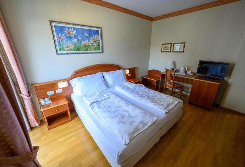 스탠다드 룸, Riviera