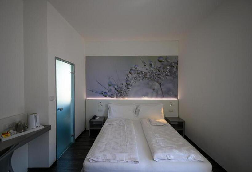 스탠다드 룸, Riviera