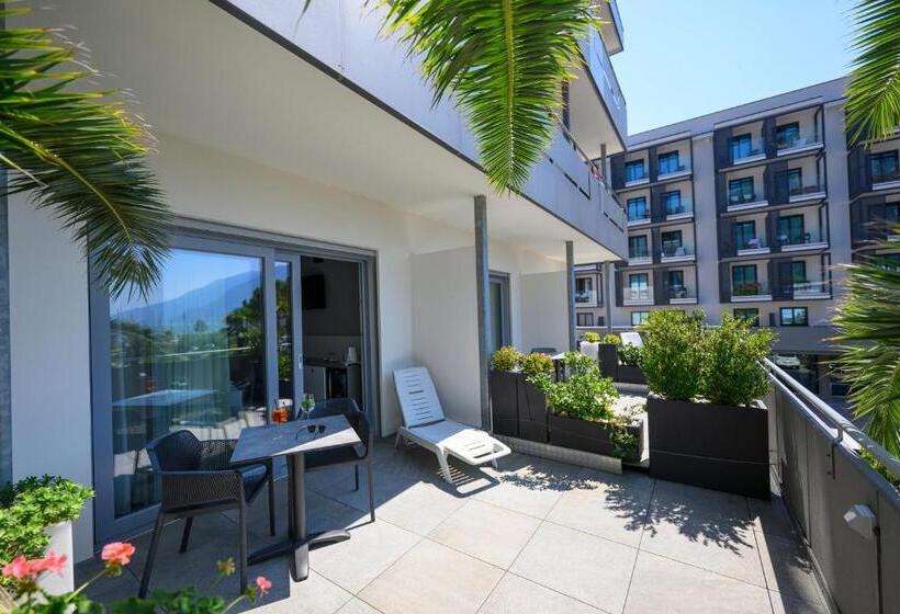 Superior room with lake view, Riviera