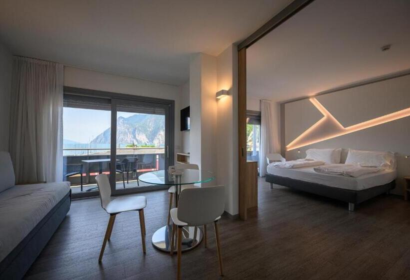 Suite with lake view, Riviera