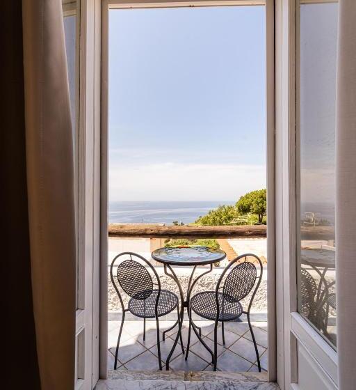 סוויטת ג'וניור נוף לים, Borgo Romantica   Resort & Spa