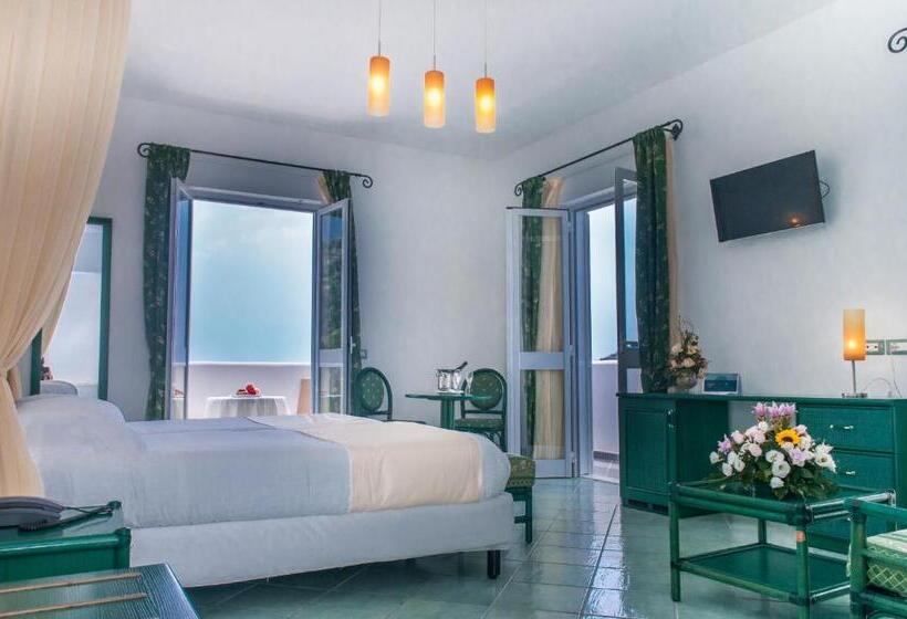 סוויטת ג'וניור נוף לים, Borgo Romantica   Resort & Spa