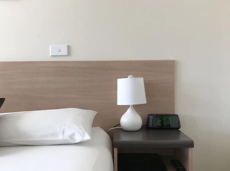 غرفة بريميوم, Mansfield Motel