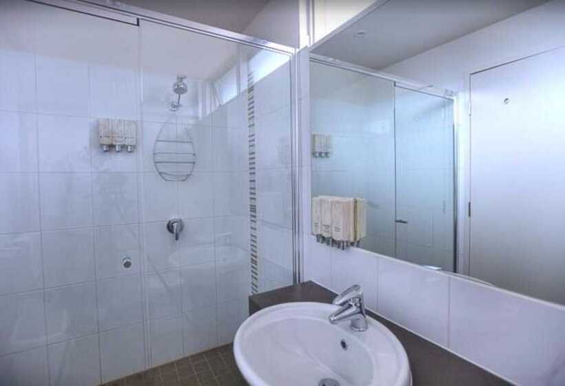 غرفة بريميوم رباعية, Mansfield Motel