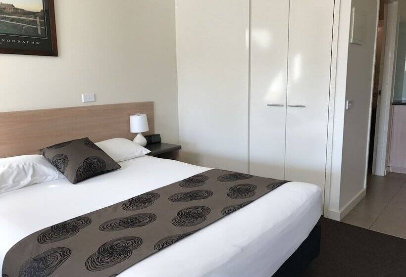 غرفة بريميوم رباعية, Mansfield Motel