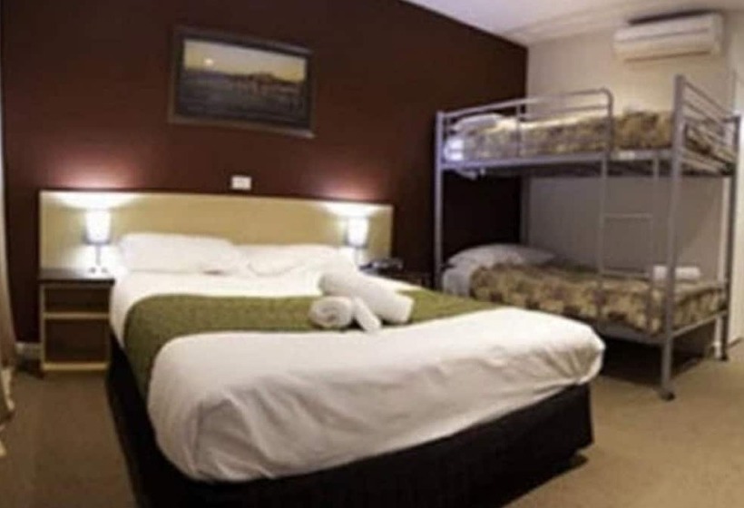 غرفة بريميوم رباعية, Mansfield Motel