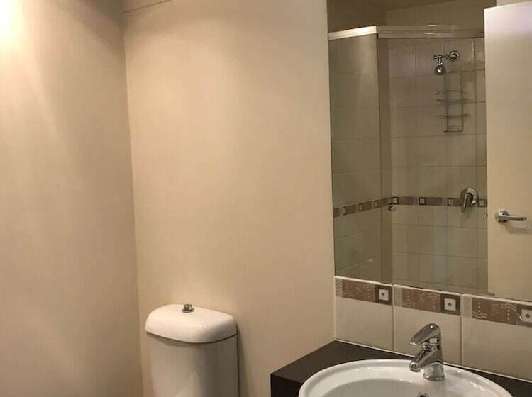 غرفة بريميوم, Mansfield Motel