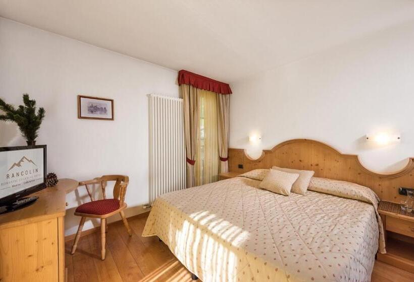 חדר סטנדרט לשלושה עם מרפסת, Romantic Charming Hotel Rancolin