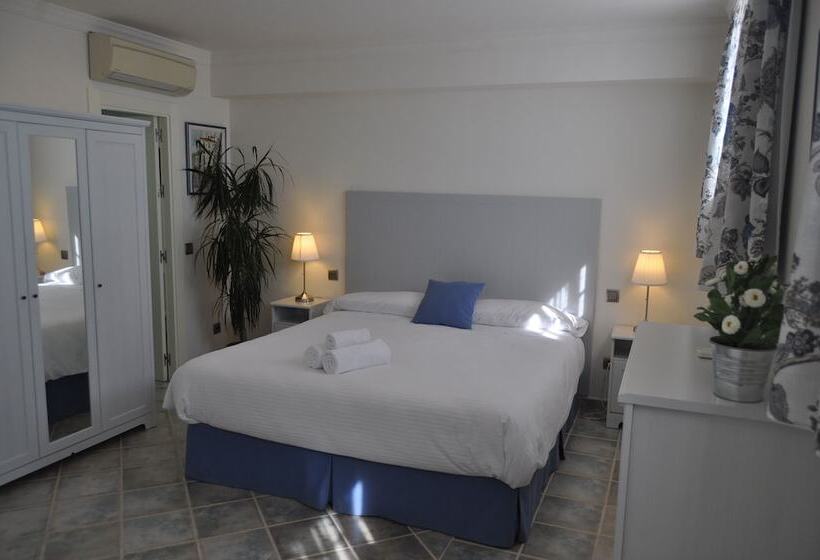 スタンダードトリプルルーム, Welcome Inn Nerja Guest House Luxury Bed & Breakfast