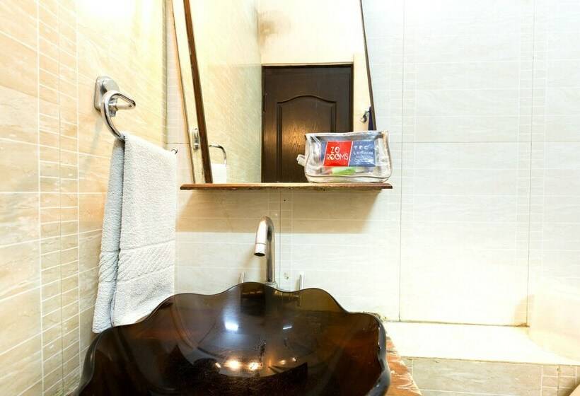 标准间, Acacia Inn