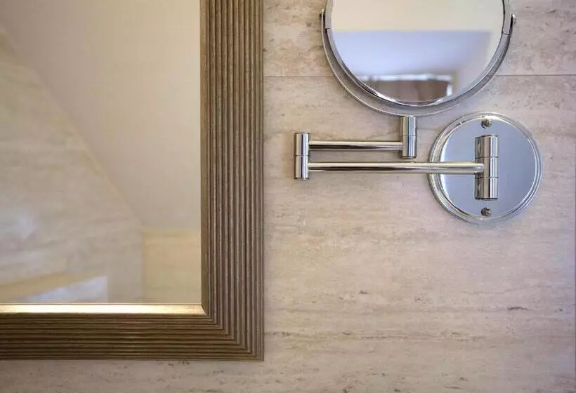سوییت, Barokk Hotel Promenád