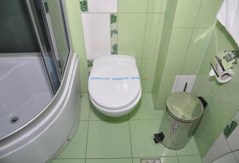 带大床的标准间, Coliseum