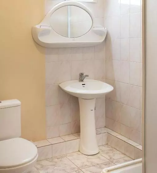 اتاق استاندارد یک نفره, Dzukija