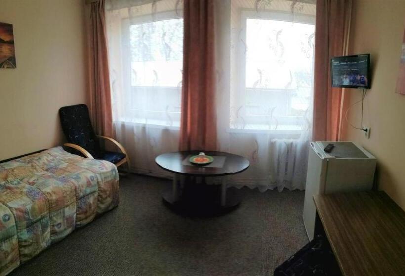 اتاق استاندارد یک نفره, Dzukija