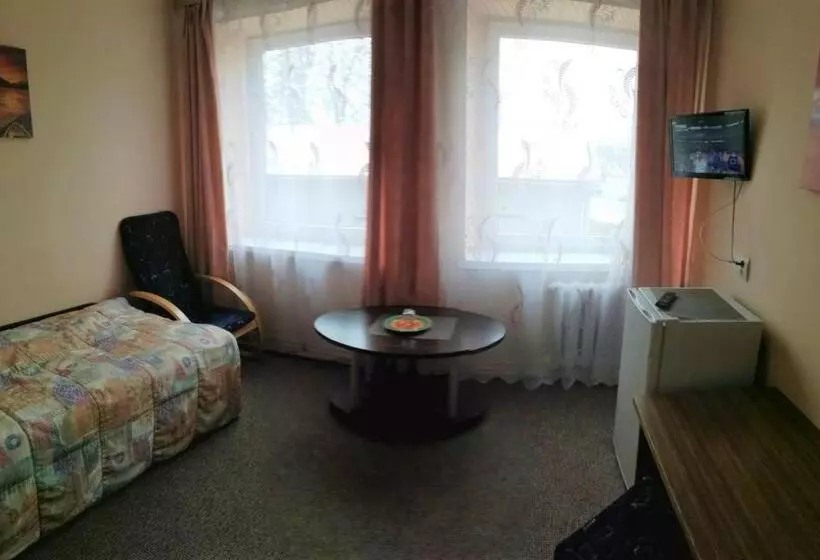 اتاق استاندارد یک نفره, Dzukija